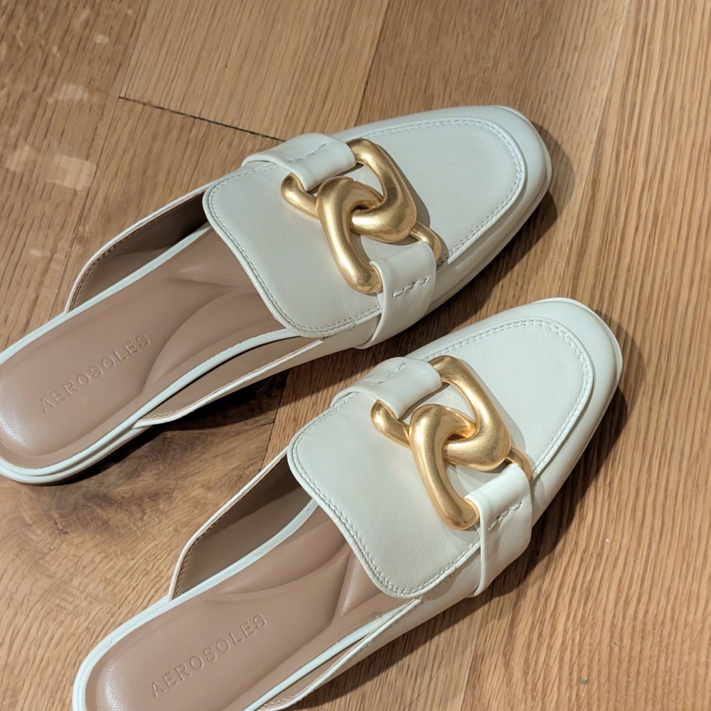 AEROSOLES Nella Women's Cream Mules with Gold Accent 7.5 NEW